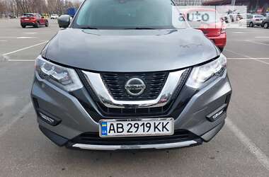 Внедорожник / Кроссовер Nissan Rogue 2017 в Киеве