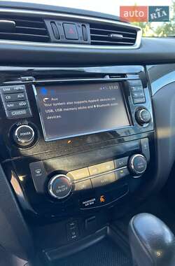 Внедорожник / Кроссовер Nissan Rogue 2016 в 