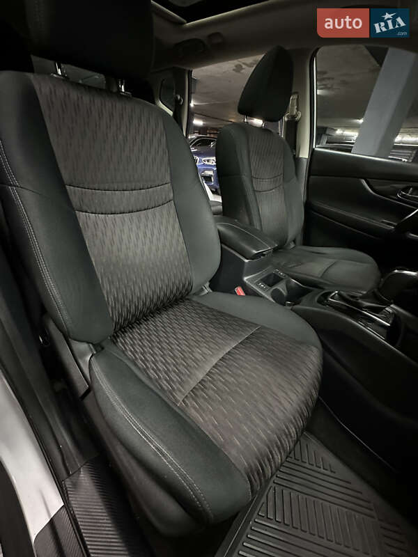 Позашляховик / Кросовер Nissan Rogue 2017 в Одесі