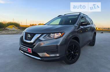 Позашляховик / Кросовер Nissan Rogue 2017 в Львові