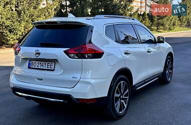 Внедорожник / Кроссовер Nissan Rogue 2017 в Тернополе