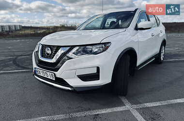 Внедорожник / Кроссовер Nissan Rogue 2017 в Ровно