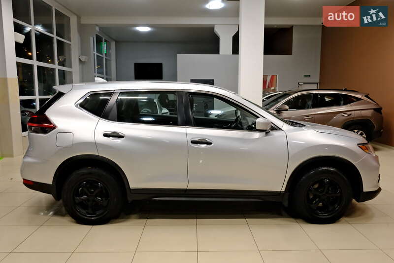 Внедорожник / Кроссовер Nissan Rogue 2017 в Одессе
