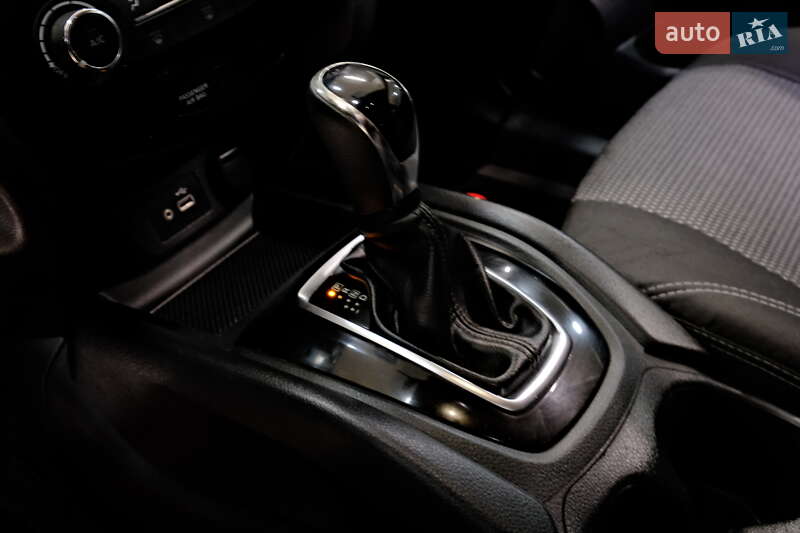 Внедорожник / Кроссовер Nissan Rogue 2017 в Одессе