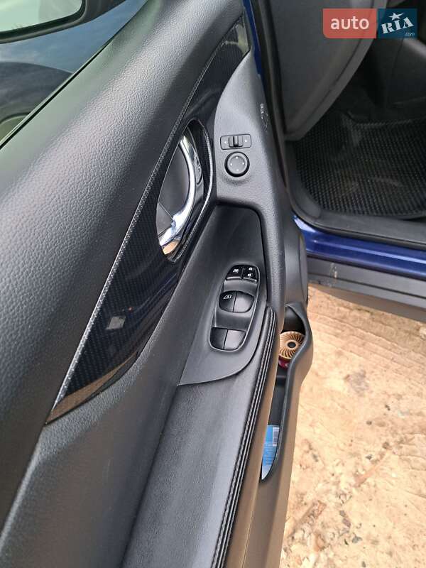 Позашляховик / Кросовер Nissan Rogue 2018 в Одесі