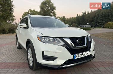 Внедорожник / Кроссовер Nissan Rogue 2019 в Киеве