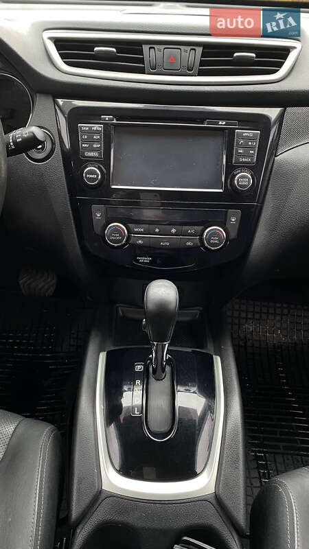 Позашляховик / Кросовер Nissan Rogue 2014 в Кам'янському