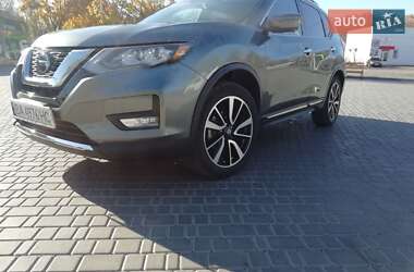 Внедорожник / Кроссовер Nissan Rogue 2018 в Добровеличковке