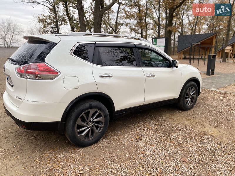 Позашляховик / Кросовер Nissan Rogue 2015 в Миколаєві