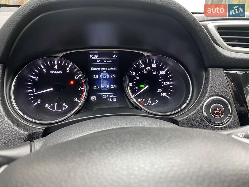 Позашляховик / Кросовер Nissan Rogue 2015 в Миколаєві