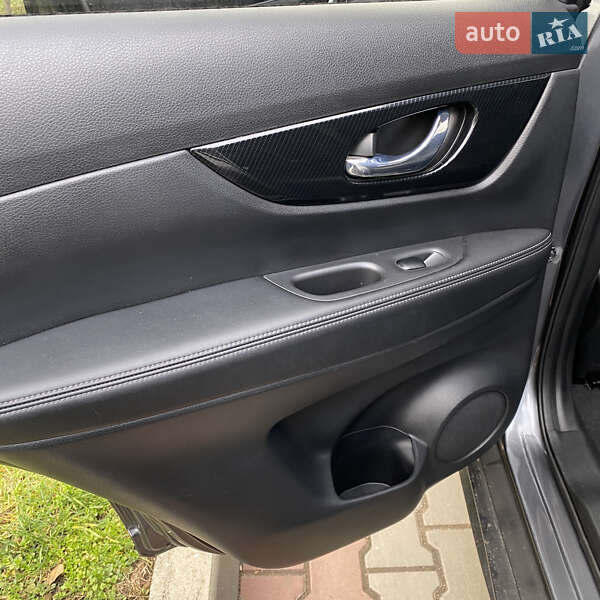 Внедорожник / Кроссовер Nissan Rogue 2016 в Измаиле