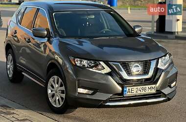 Внедорожник / Кроссовер Nissan Rogue 2017 в Львове