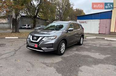 Позашляховик / Кросовер Nissan Rogue 2017 в Запоріжжі