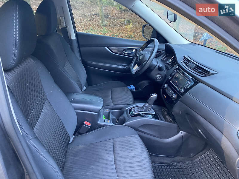 Внедорожник / Кроссовер Nissan Rogue 2018 в Львове