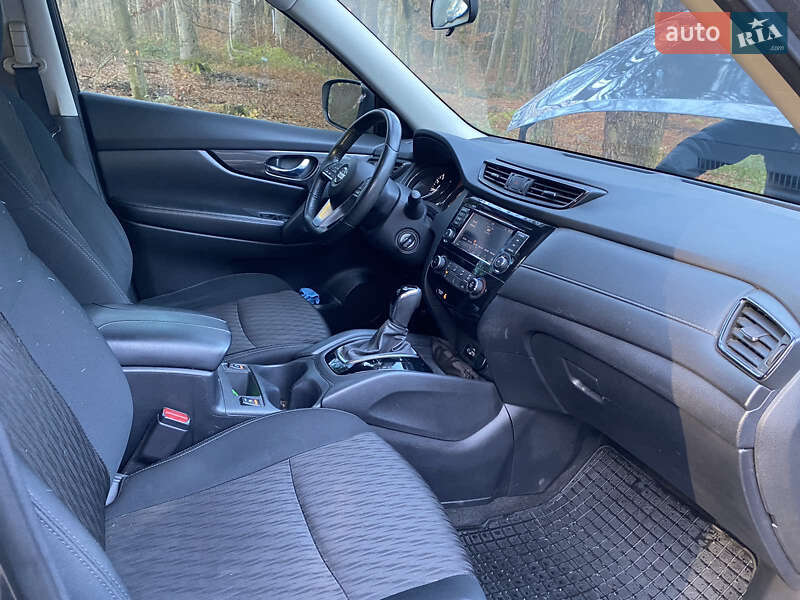 Внедорожник / Кроссовер Nissan Rogue 2018 в Львове