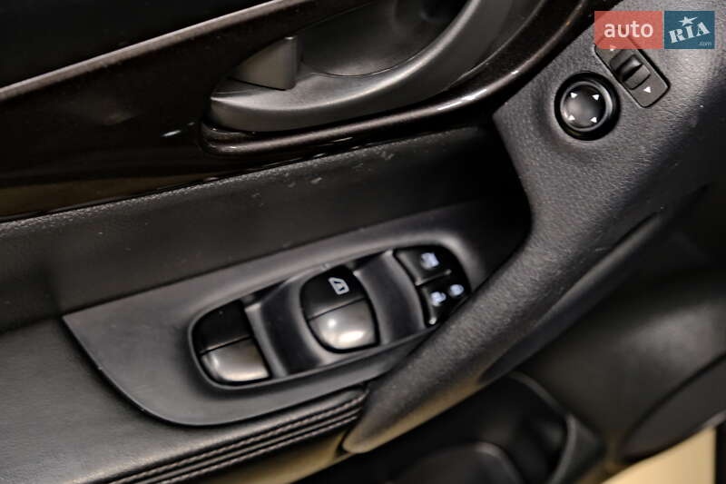 Внедорожник / Кроссовер Nissan Rogue 2019 в Одессе