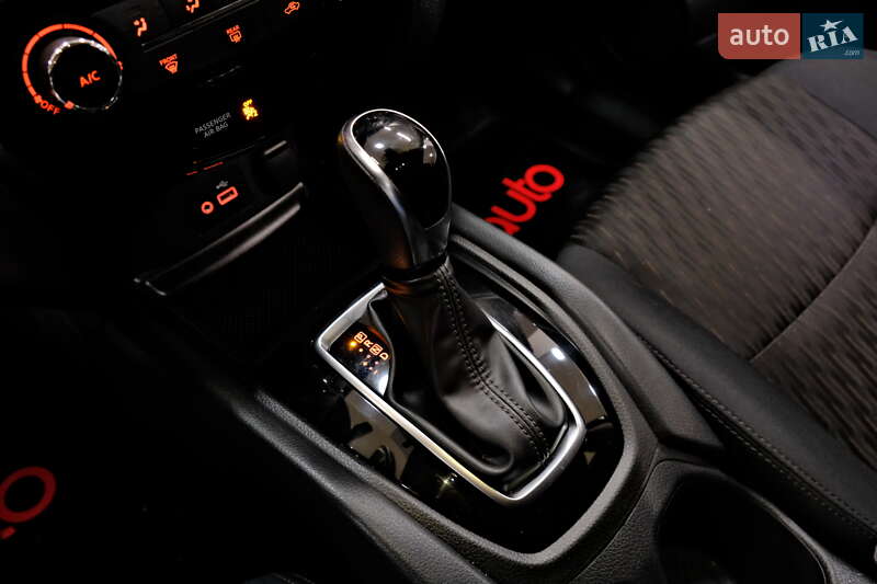 Внедорожник / Кроссовер Nissan Rogue 2019 в Одессе