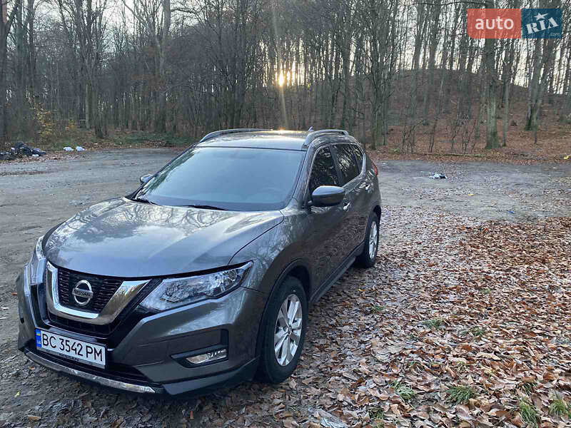 Внедорожник / Кроссовер Nissan Rogue 2018 в Львове