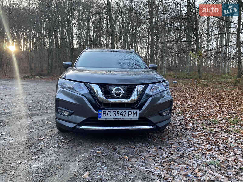 Внедорожник / Кроссовер Nissan Rogue 2018 в Львове