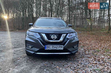 Внедорожник / Кроссовер Nissan Rogue 2018 в 