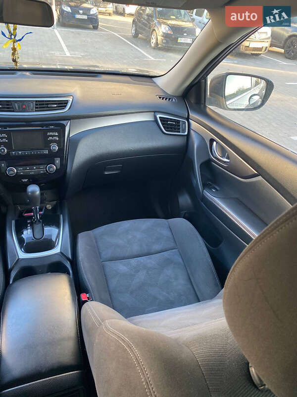 Позашляховик / Кросовер Nissan Rogue 2015 в Черкасах