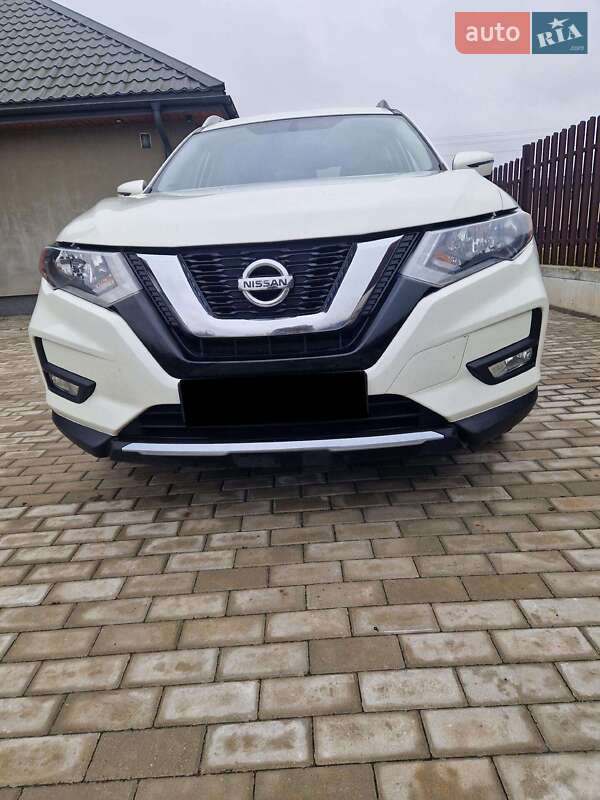 Позашляховик / Кросовер Nissan Rogue 2016 в Львові