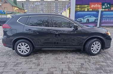 Позашляховик / Кросовер Nissan Rogue 2017 в Рівному