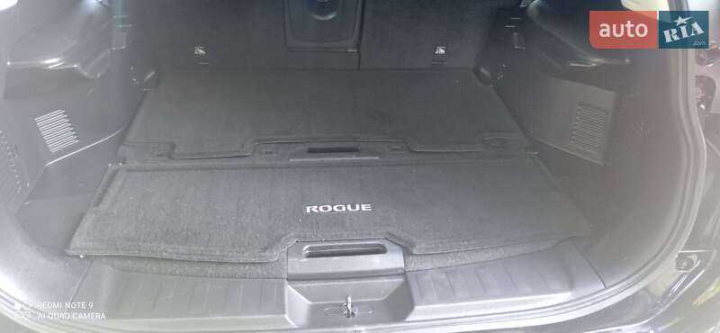 Позашляховик / Кросовер Nissan Rogue 2017 в Полтаві