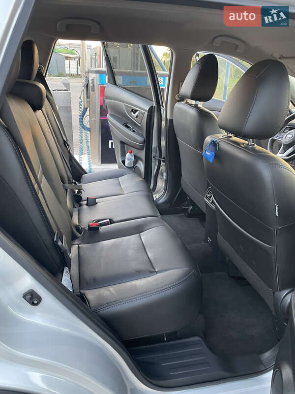 Позашляховик / Кросовер Nissan Rogue 2020 в Києві