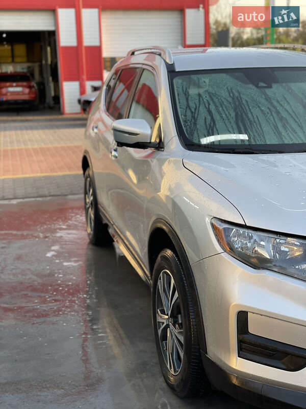 Позашляховик / Кросовер Nissan Rogue 2020 в Києві