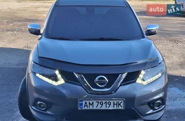 Позашляховик / Кросовер Nissan Rogue 2014 в Житомирі