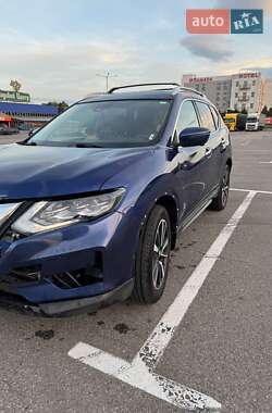 Позашляховик / Кросовер Nissan Rogue 2017 в Львові