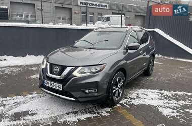 Внедорожник / Кроссовер Nissan Rogue 2017 в Житомире