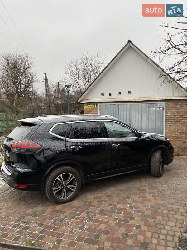 Позашляховик / Кросовер Nissan Rogue 2019 в Ромнах