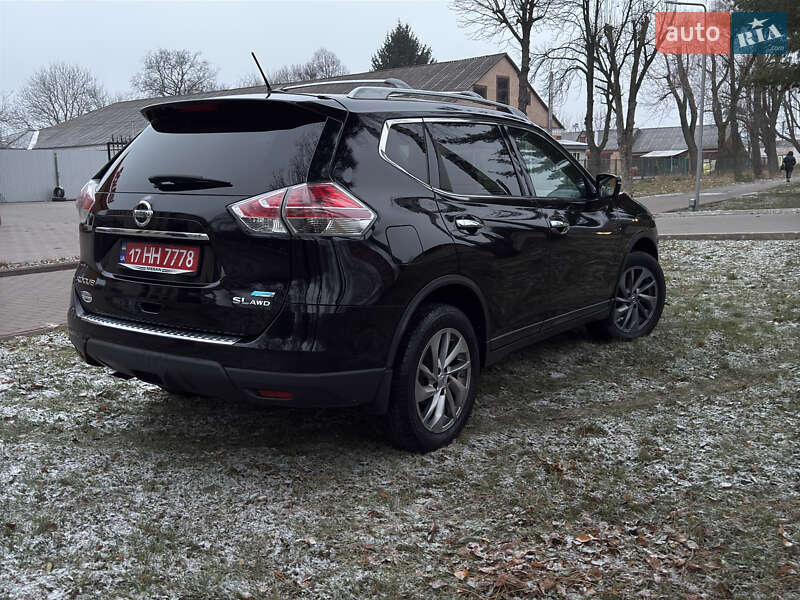 Позашляховик / Кросовер Nissan Rogue 2014 в Лубнах