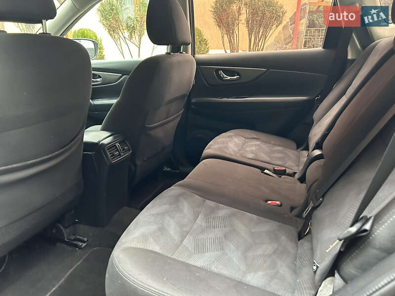 Позашляховик / Кросовер Nissan Rogue 2016 в Івано-Франківську