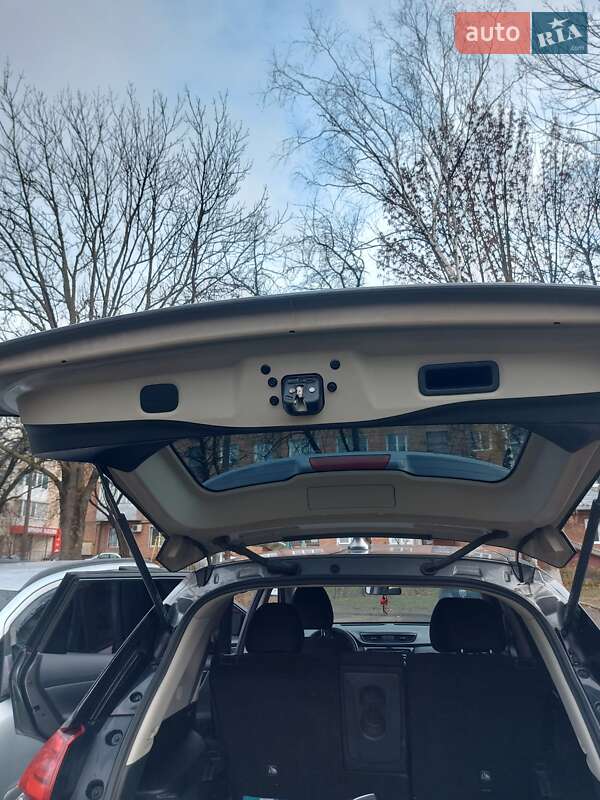 Внедорожник / Кроссовер Nissan Rogue 2017 в Ровно