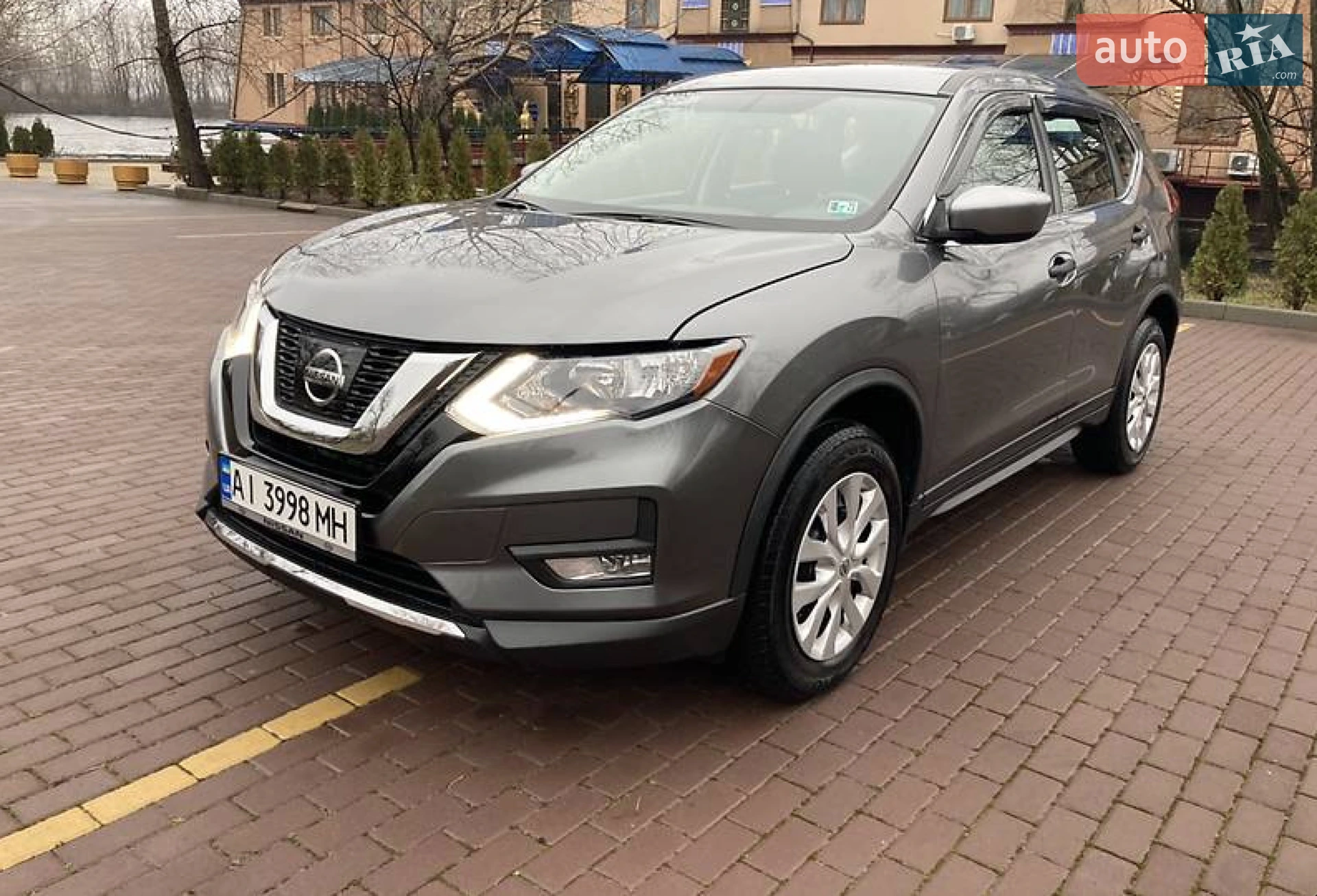 2018 Nissan Rogue - мініатюра 2