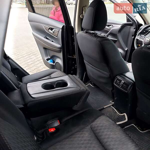 Позашляховик / Кросовер Nissan Rogue 2017 в Кременчуці