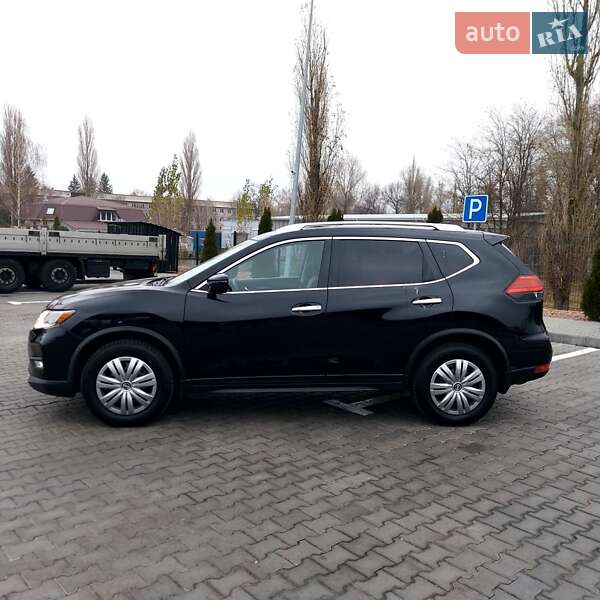 Позашляховик / Кросовер Nissan Rogue 2017 в Кременчуці