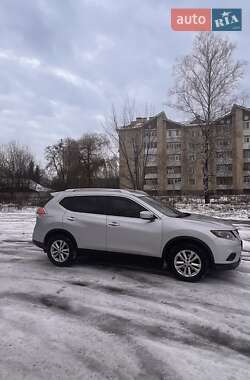 Позашляховик / Кросовер Nissan Rogue 2015 в Звягелі