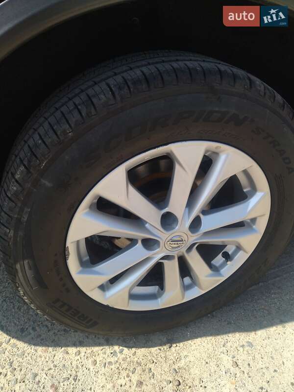 Позашляховик / Кросовер Nissan Rogue 2016 в Львові
