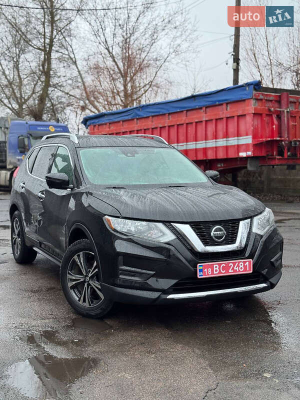 Внедорожник / Кроссовер Nissan Rogue 2019 в Остроге