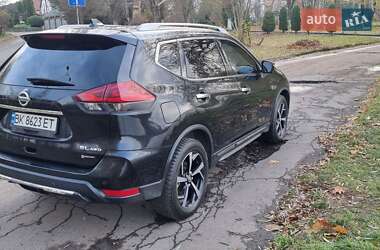 Внедорожник / Кроссовер Nissan Rogue 2019 в Ровно