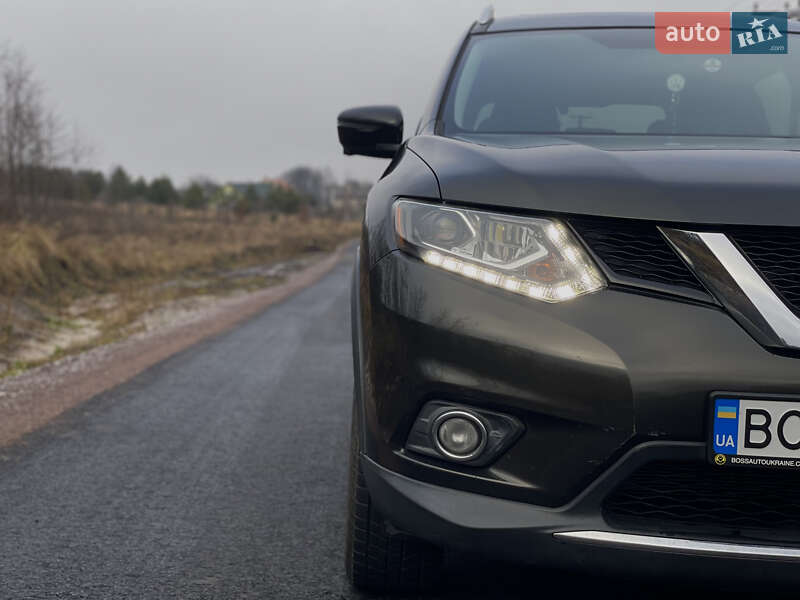 Позашляховик / Кросовер Nissan Rogue 2015 в Львові