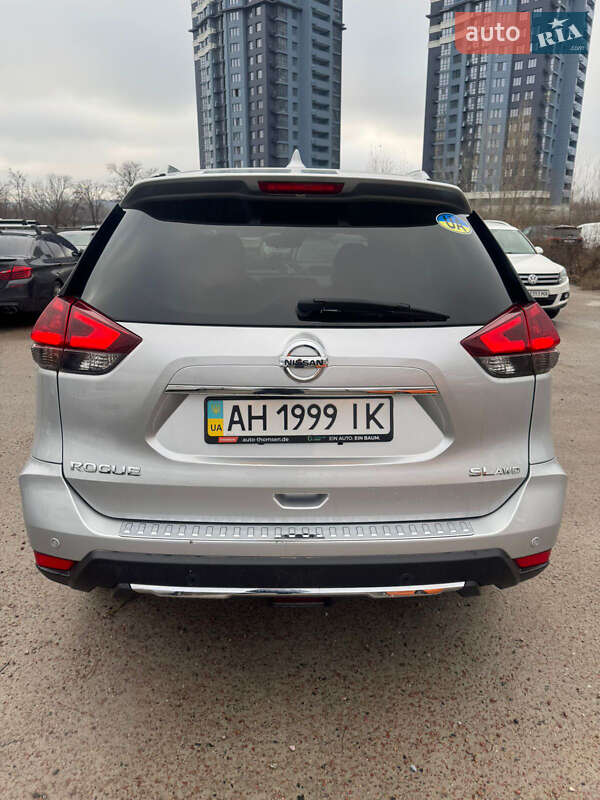 Внедорожник / Кроссовер Nissan Rogue 2019 в Киеве