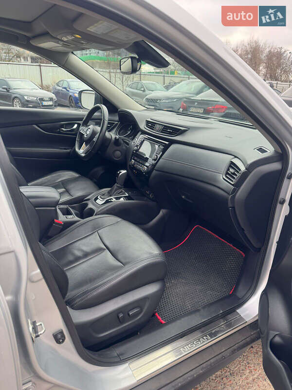 Внедорожник / Кроссовер Nissan Rogue 2019 в Киеве