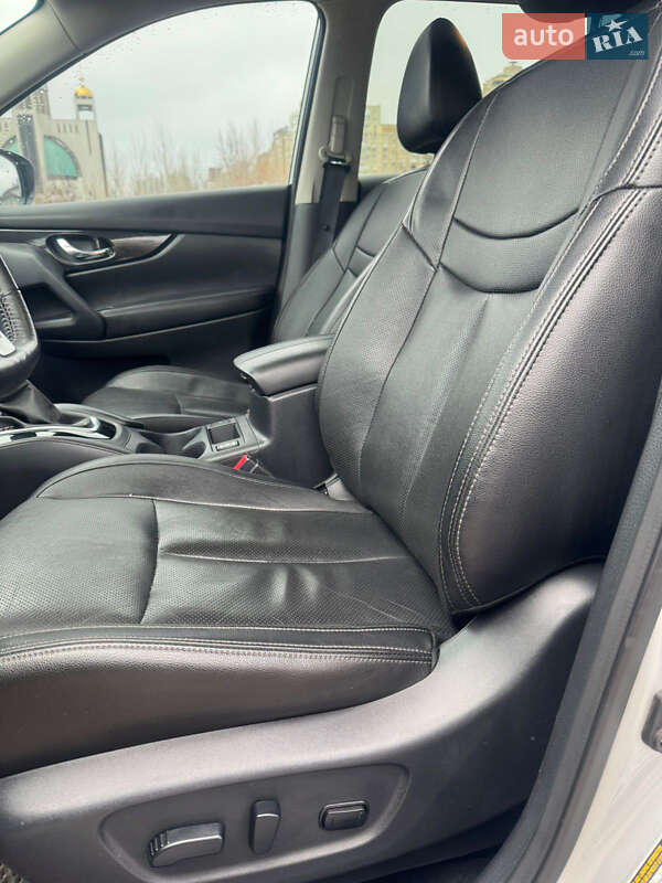 Внедорожник / Кроссовер Nissan Rogue 2019 в Киеве