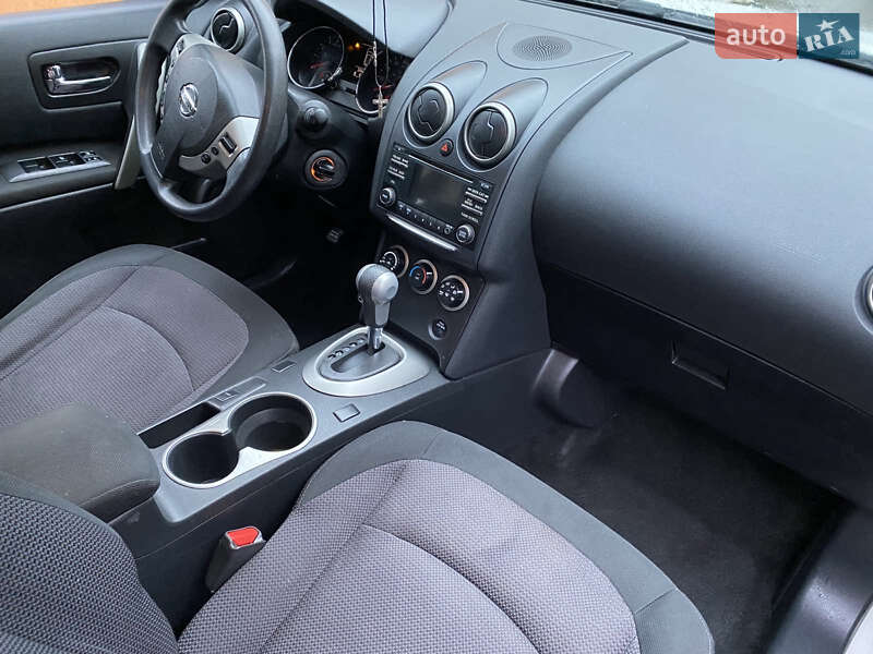 Внедорожник / Кроссовер Nissan Rogue 2012 в Стрые