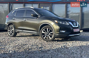 Позашляховик / Кросовер Nissan Rogue 2017 в Львові